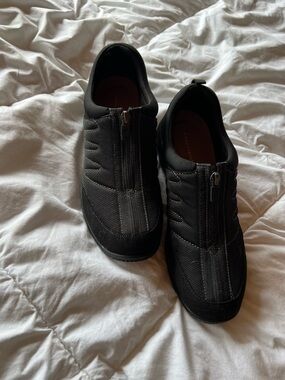 Easy Spirit Black Zip Front Slip-On Loafers
